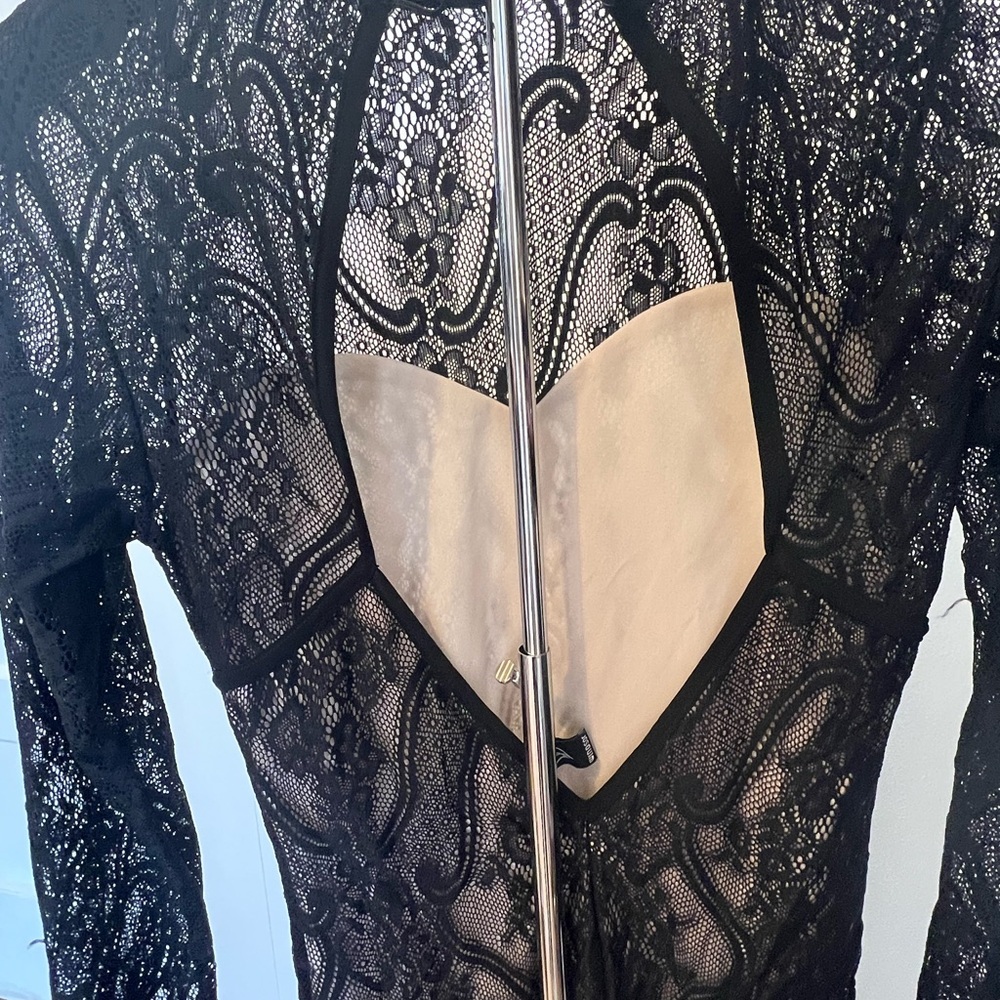 Black lace dress 
Large 
From Windsor - Picture 9 of 10